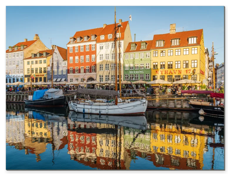 Barevný přístav Nyhavn v Kodani